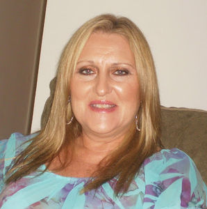 Meet your Posher, Debbie